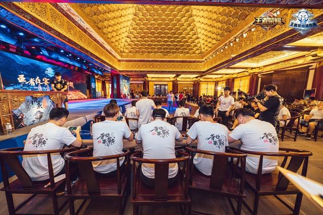 正上方被触 正上方被触